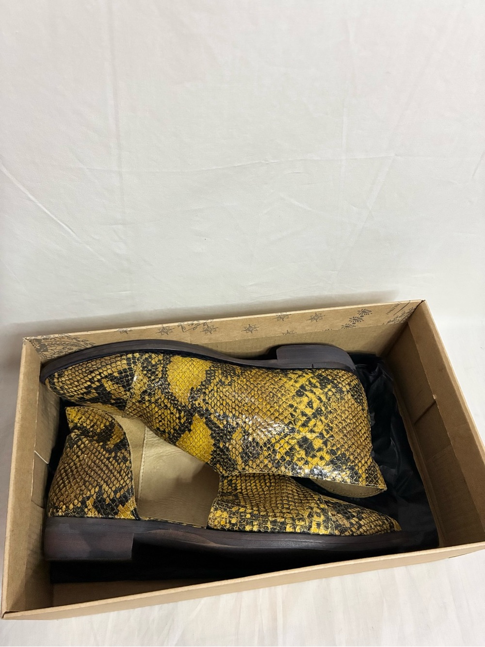 NEW. Free People Royale Flat. NEW IN BOX - Picture 4 of 8